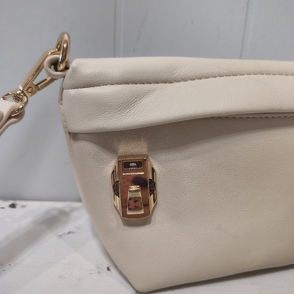 Snugbox Locking‎ Stash Travel Bag Wristlet Clutch White